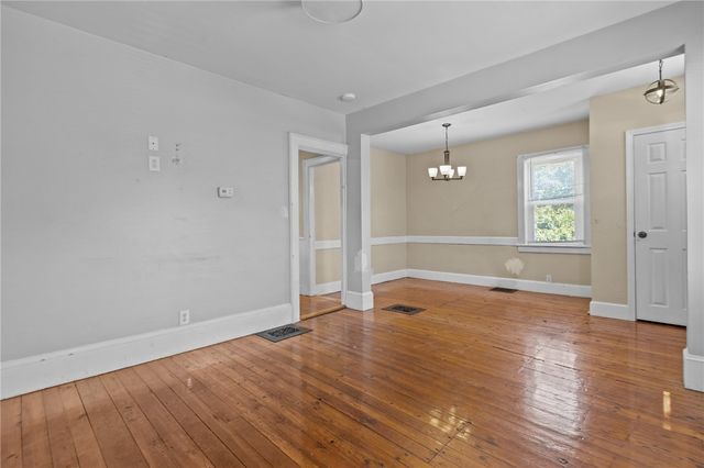 217 Bay View Avenue, Cranston, RI 02905