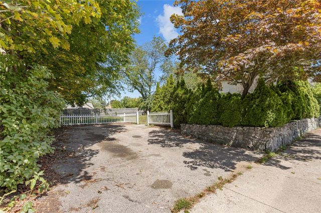 217 Bay View Avenue, Cranston, RI 02905