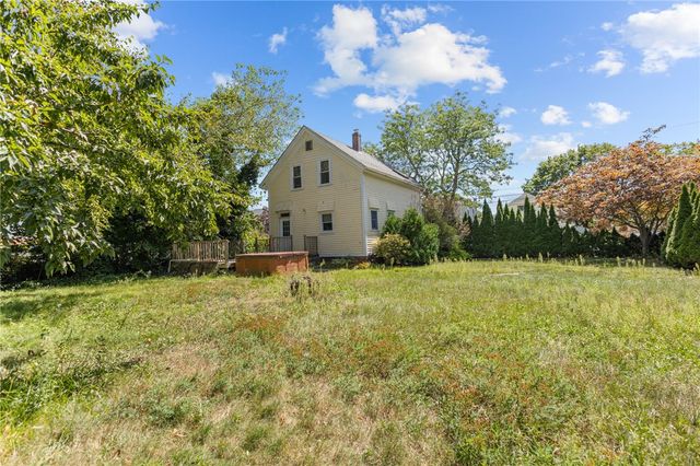 217 Bay View Avenue, Cranston, RI 02905