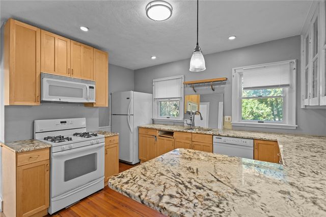 217 Bay View Avenue, Cranston, RI 02905