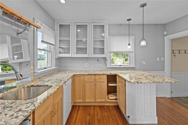 217 Bay View Avenue, Cranston, RI 02905