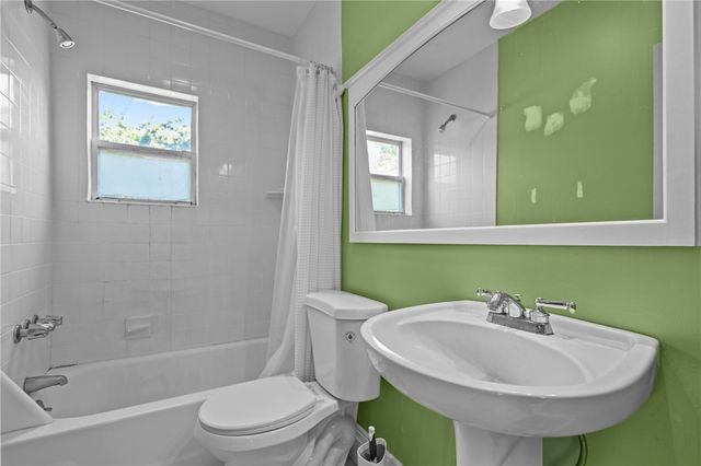 217 Bay View Avenue, Cranston, RI 02905