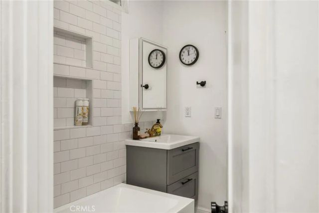 1430 Temple Avenue, Long Beach, CA 90804