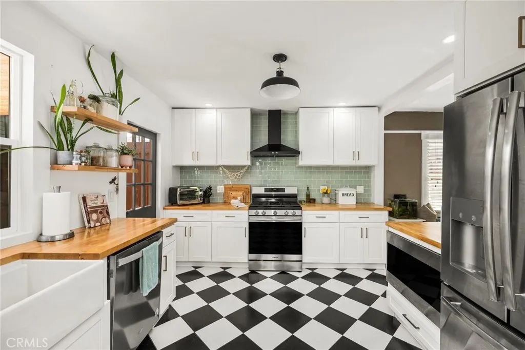 1430 Temple Avenue, Long Beach, CA 90804