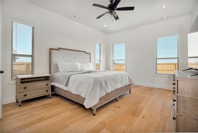 8801 Starry Night Drive, Bentonville, AR 72713