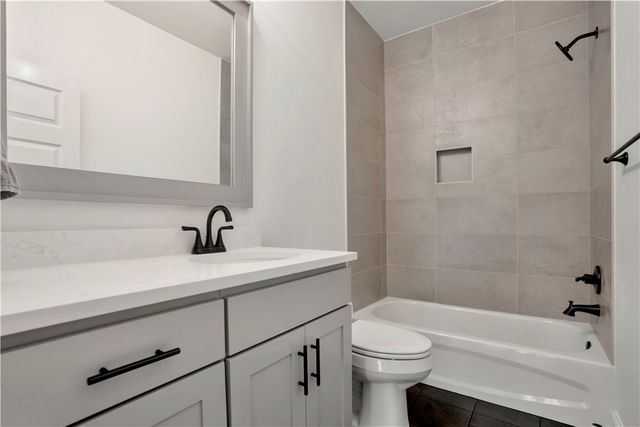 8801 Starry Night Drive, Bentonville, AR 72713