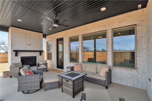 8801 Starry Night Drive, Bentonville, AR 72713