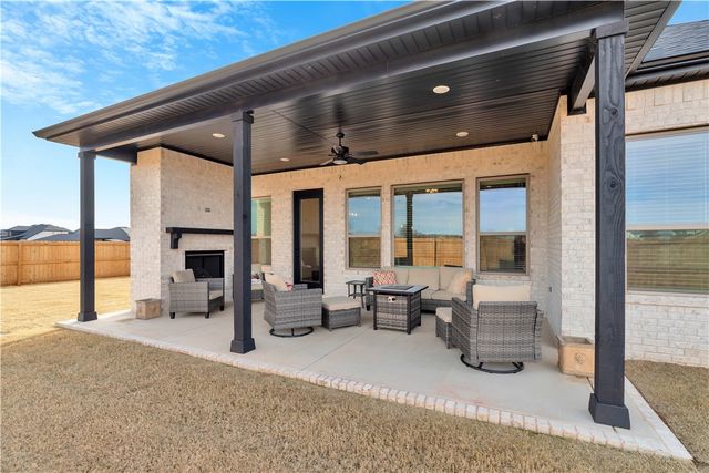 8801 Starry Night Drive, Bentonville, AR 72713