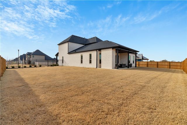 8801 Starry Night Drive, Bentonville, AR 72713