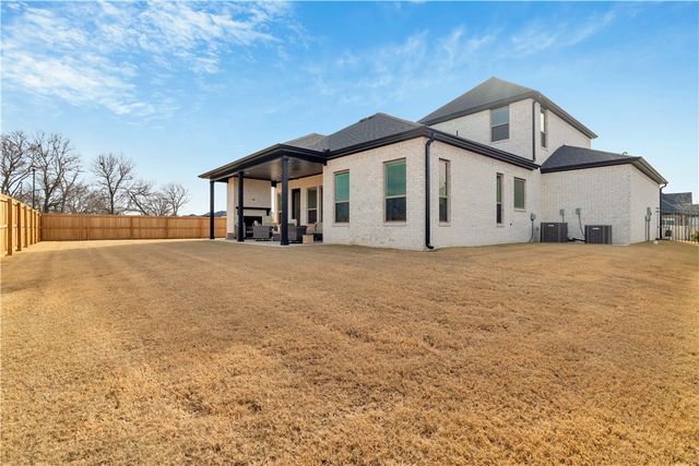 8801 Starry Night Drive, Bentonville, AR 72713