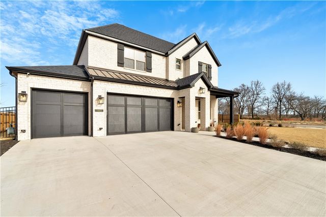 8801 Starry Night Drive, Bentonville, AR 72713