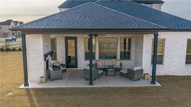 8801 Starry Night Drive, Bentonville, AR 72713