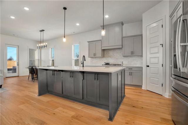 8801 Starry Night Drive, Bentonville, AR 72713