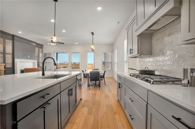 8801 Starry Night Drive, Bentonville, AR 72713