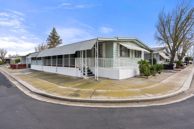 2129 Viking Ln, Modesto, CA 95350