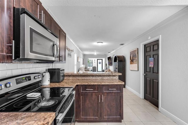 930 NE 132nd St, North Miami, FL 33161