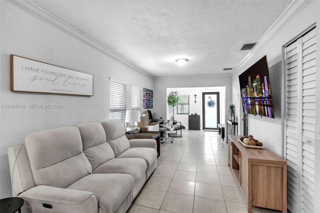 930 NE 132nd St, North Miami, FL 33161