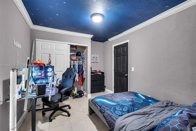 930 NE 132nd St, North Miami, FL 33161