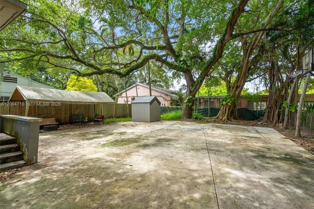 930 NE 132nd St, North Miami, FL 33161