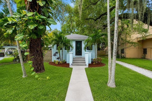 930 NE 132nd St, North Miami, FL 33161