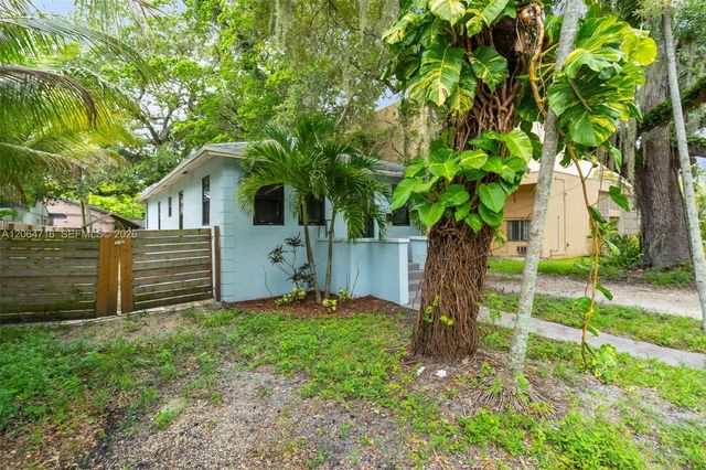 930 NE 132nd St, North Miami, FL 33161