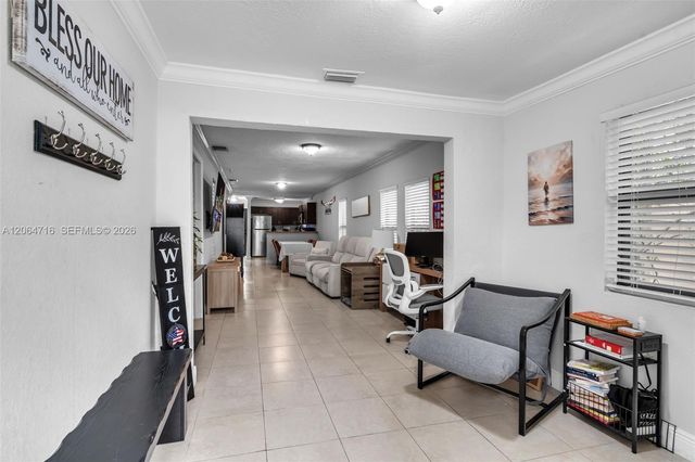 930 NE 132nd St, North Miami, FL 33161