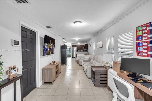 930 NE 132nd St, North Miami, FL 33161