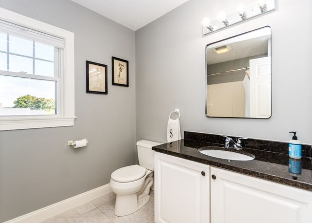 32 Cutter St 1, Waltham, MA 02453