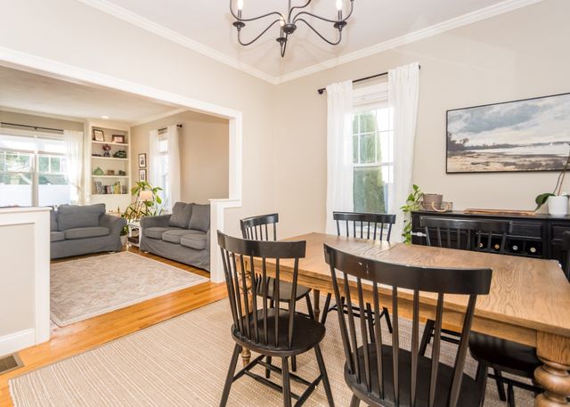 32 Cutter St 1, Waltham, MA 02453