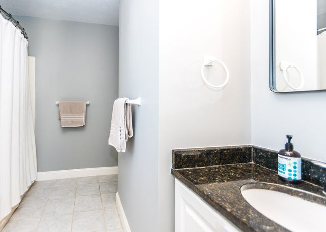 32 Cutter St 1, Waltham, MA 02453