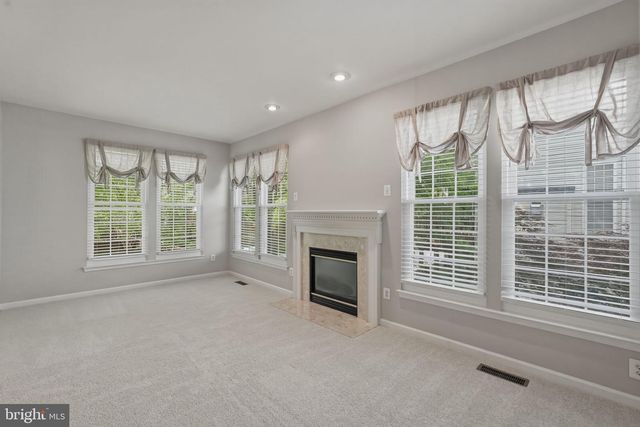 5013 WAPLE LN, Alexandria, VA 22304