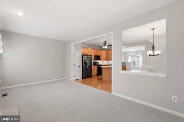 5013 WAPLE LN, Alexandria, VA 22304