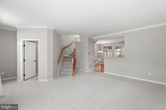 5013 WAPLE LN, Alexandria, VA 22304