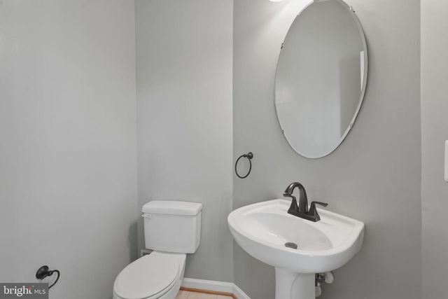 5013 WAPLE LN, Alexandria, VA 22304