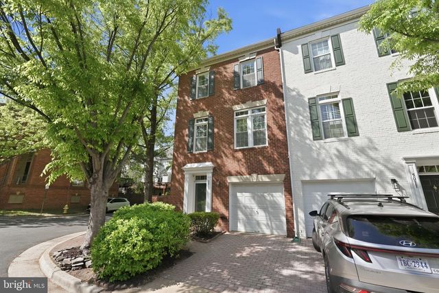 5013 WAPLE LN, Alexandria, VA 22304