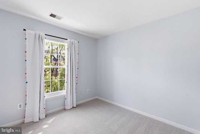 5013 WAPLE LN, Alexandria, VA 22304