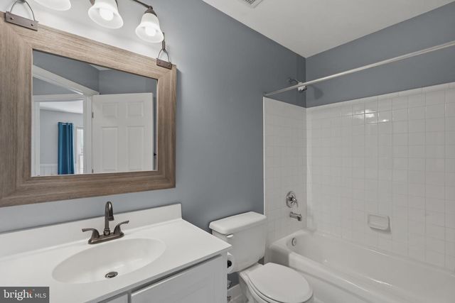 5013 WAPLE LN, Alexandria, VA 22304