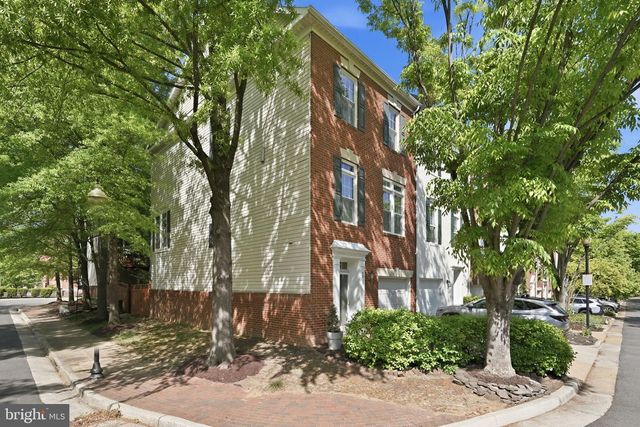 5013 WAPLE LN, Alexandria, VA 22304