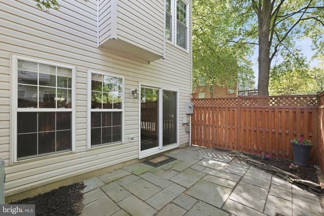 5013 WAPLE LN, Alexandria, VA 22304