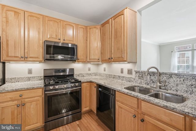 5013 WAPLE LN, Alexandria, VA 22304