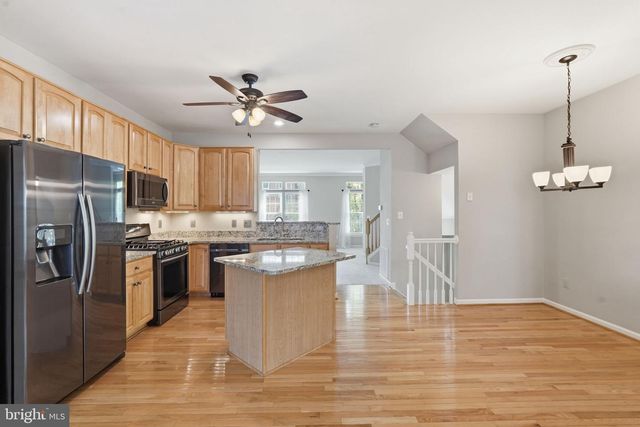 5013 WAPLE LN, Alexandria, VA 22304