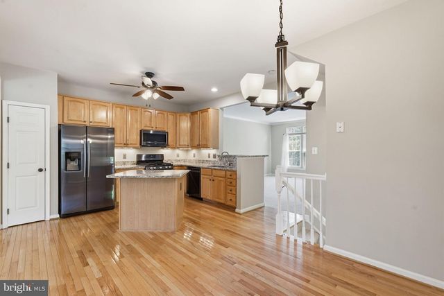 5013 WAPLE LN, Alexandria, VA 22304