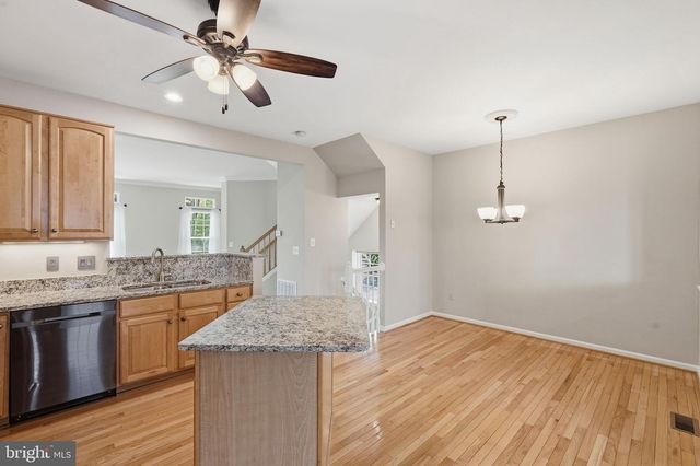 5013 WAPLE LN, Alexandria, VA 22304