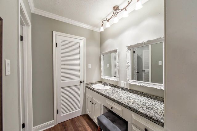 103 Raywood Dr, Houma, LA 70360