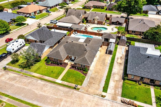 103 Raywood Dr, Houma, LA 70360