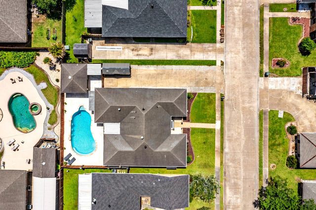 103 Raywood Dr, Houma, LA 70360