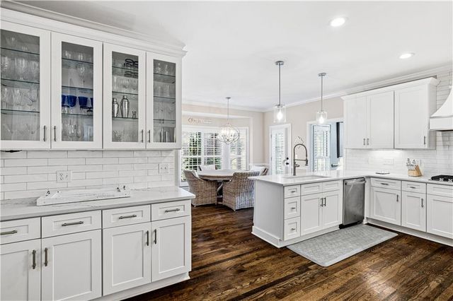 215 Woodchase Close NE, Atlanta, GA 30319