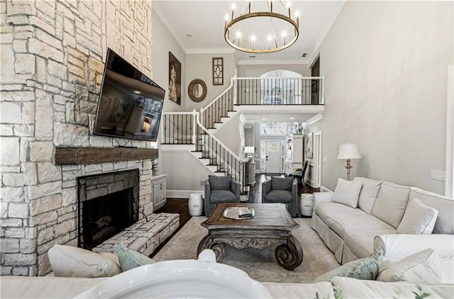 215 Woodchase Close NE, Atlanta, GA 30319