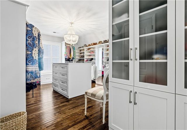 215 Woodchase Close NE, Atlanta, GA 30319