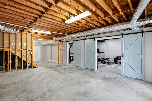 215 Woodchase Close NE, Atlanta, GA 30319